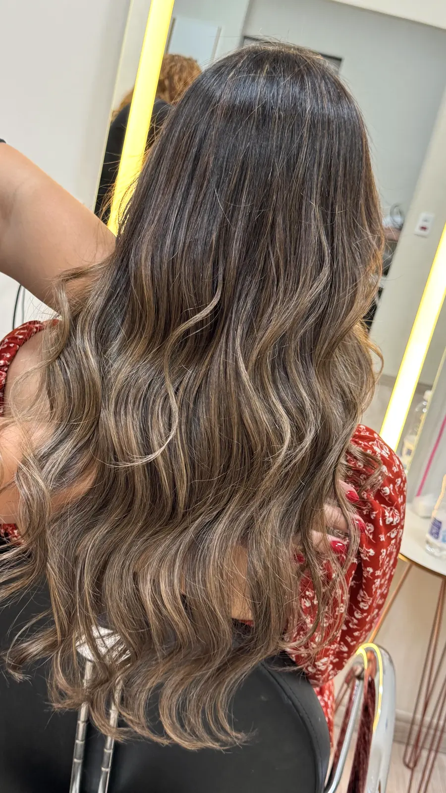 Cabelo moreno iluminado